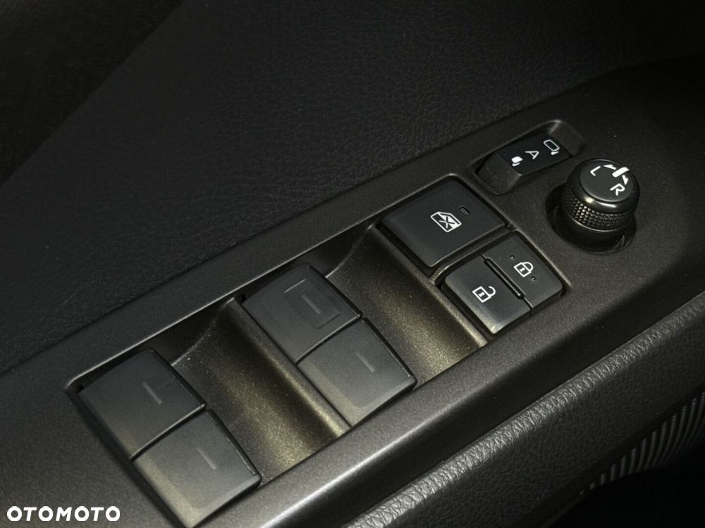 Toyota Camry 2.5 Hybrid Comfort CVT - 21