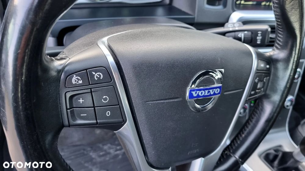 Volvo V60 D4 Momentum - 21