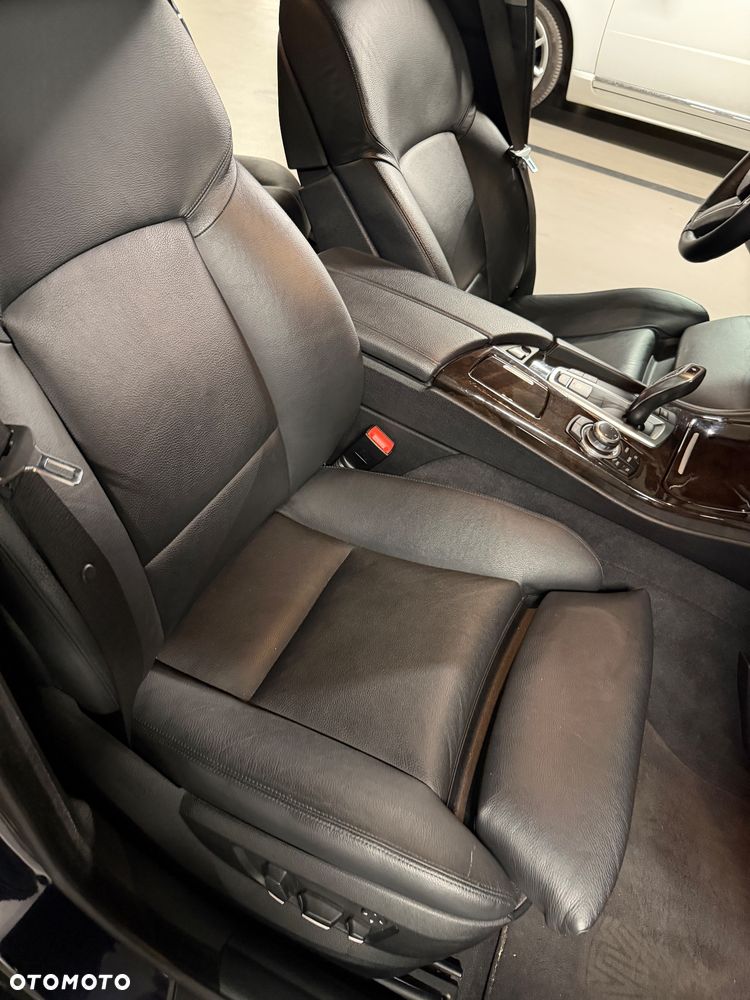 BMW Seria 5 535i xDrive - 29