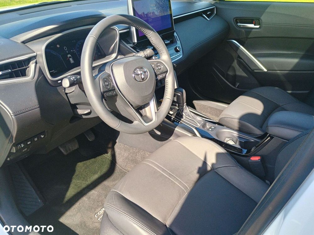 Toyota Corolla Cross 2.0 Hybrid Executive AWD - 17