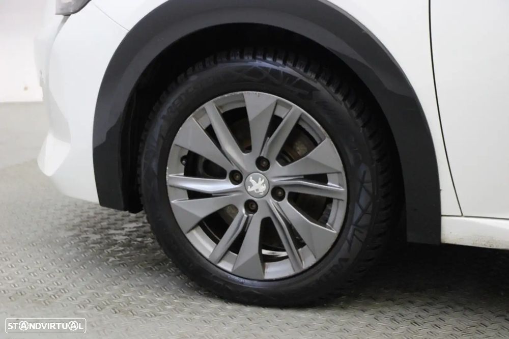 Peugeot e-208 Allure - 11