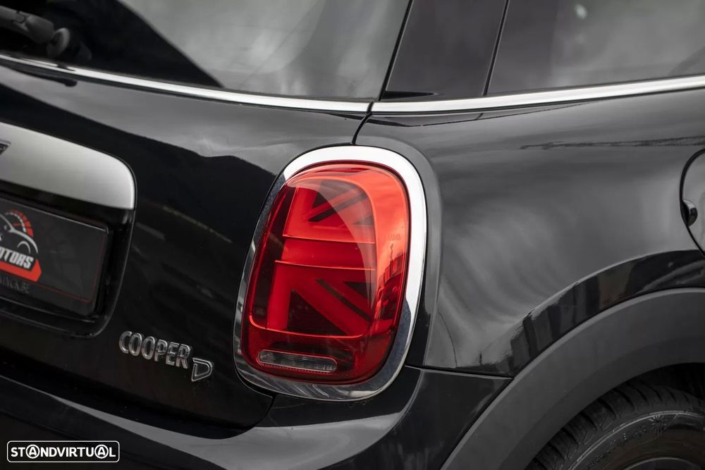 MINI 3 Portas Cooper D Auto - 24