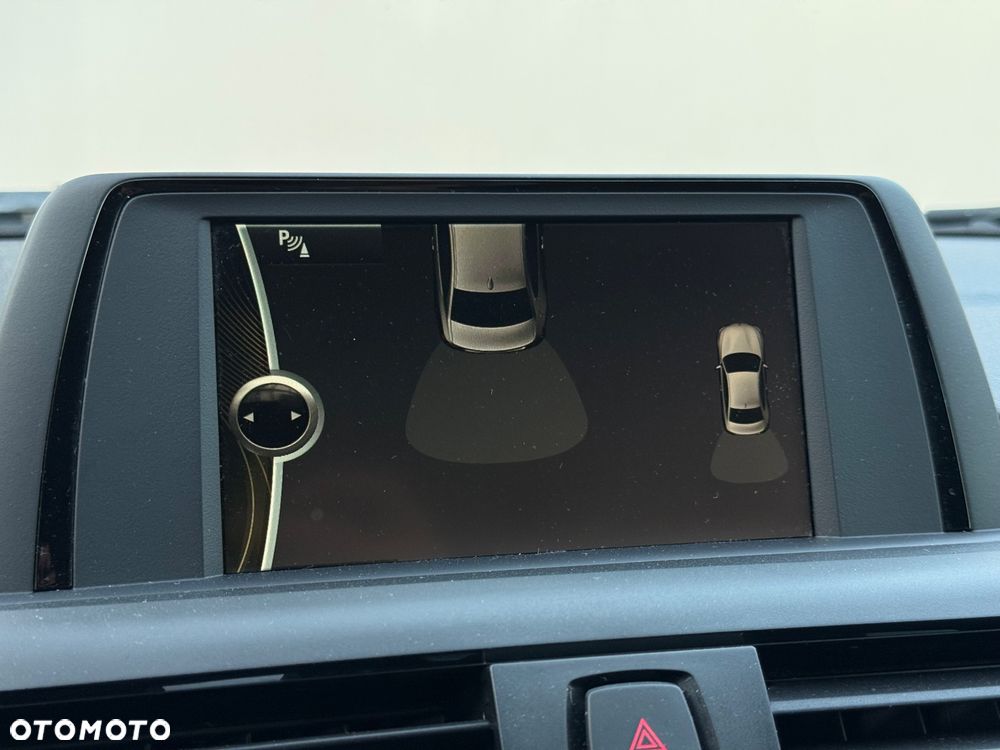 BMW Seria 2 218d Sport Line - 19