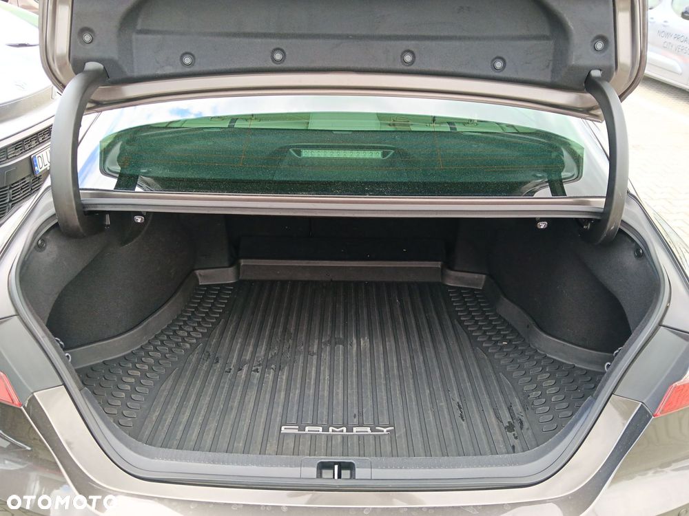 Toyota Camry - 16