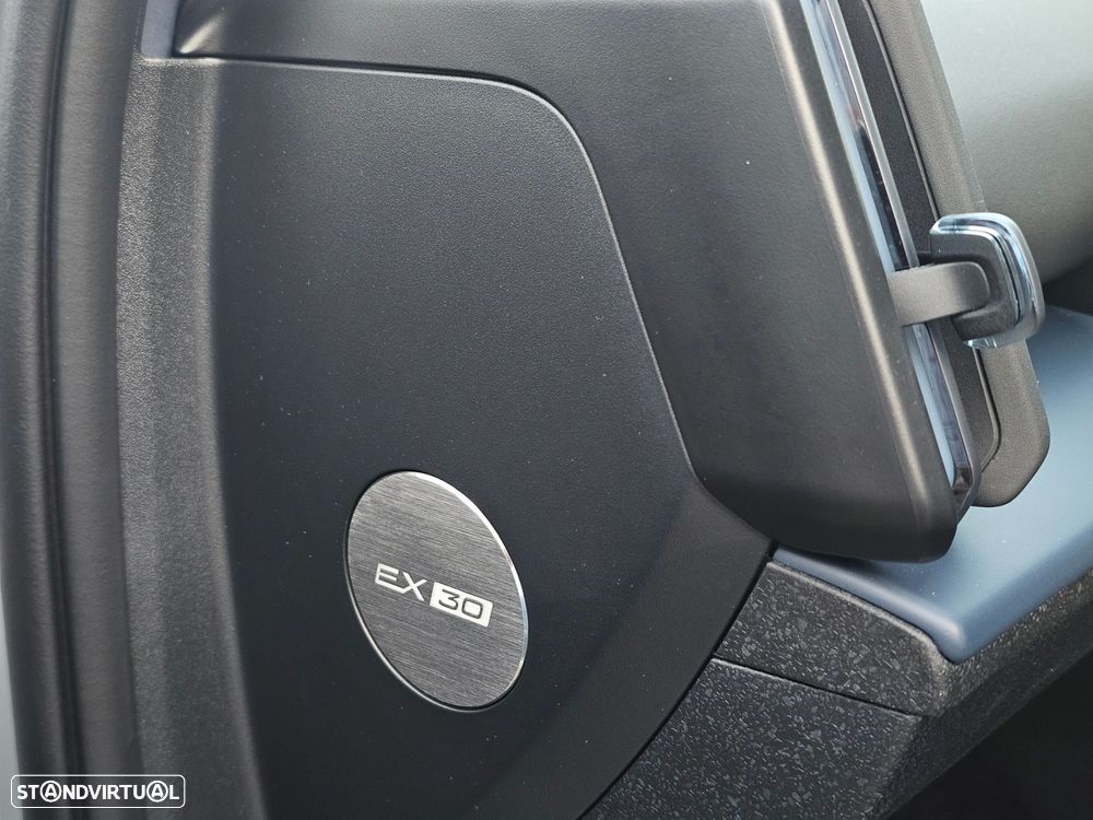 Volvo EX30 69 kWh Single Motor Extended Range Core - 25