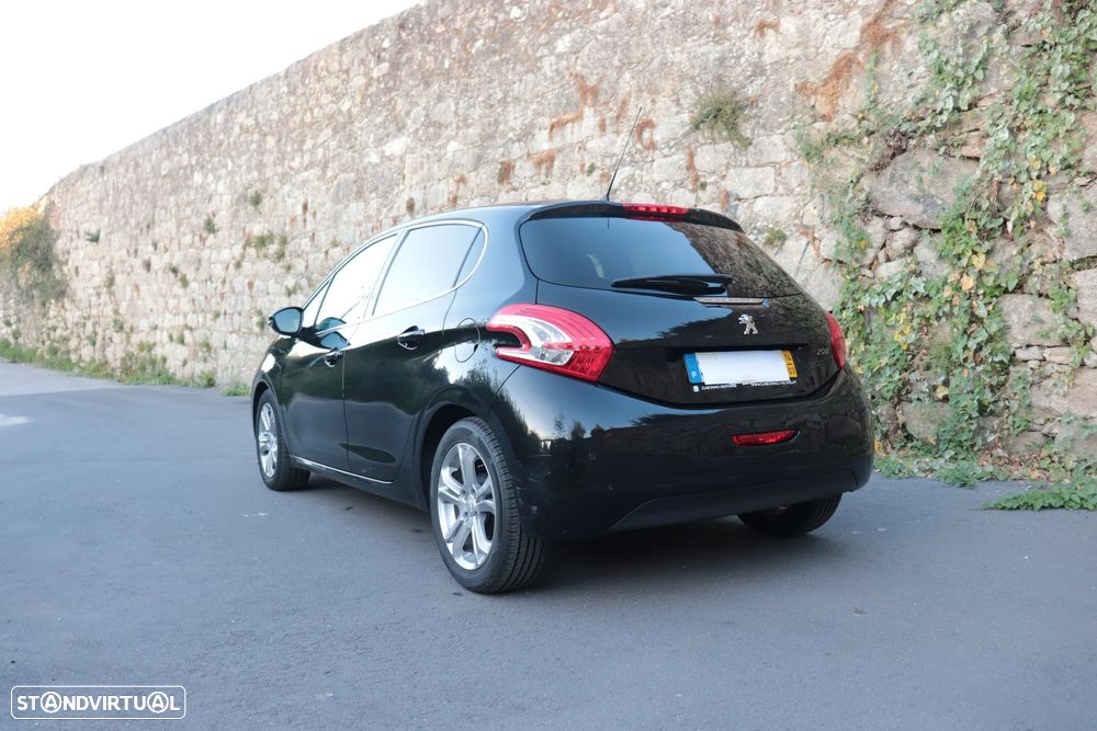 Peugeot 208 1.2 VTi Allure - 13