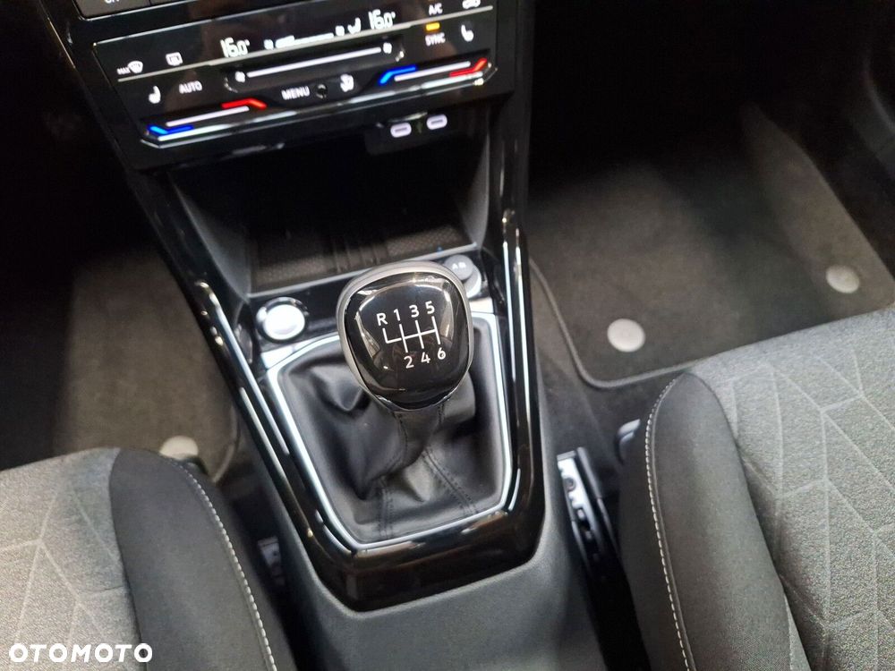 Volkswagen T-Cross - 15