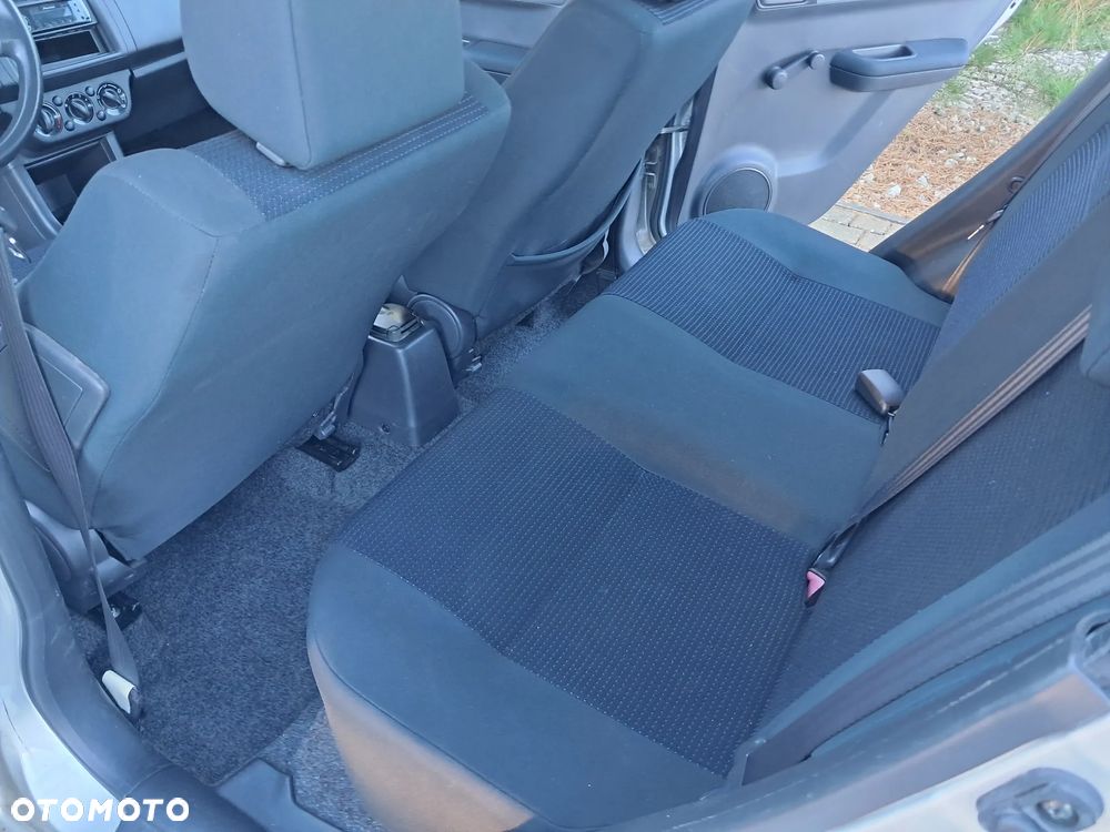 Suzuki Swift 1.3 Club - 6