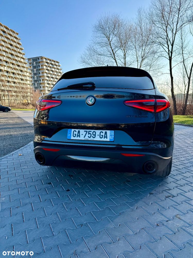 Alfa Romeo Stelvio - 9
