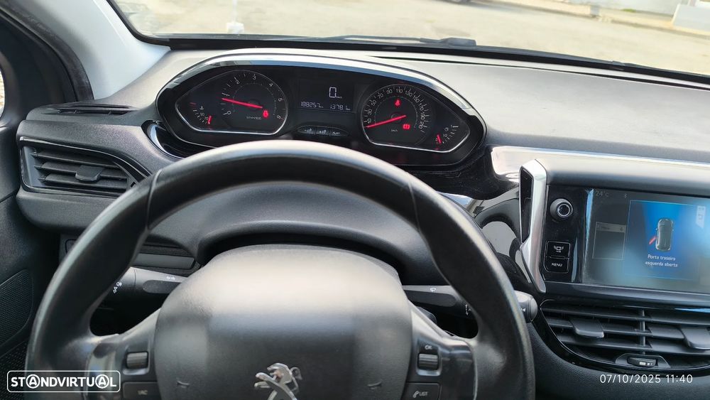 Peugeot 208 1.4 HDi SE Style - 36