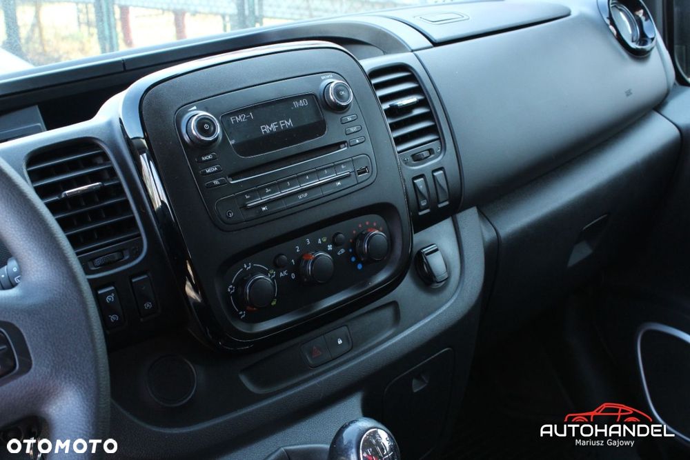 Opel Vivaro - 12