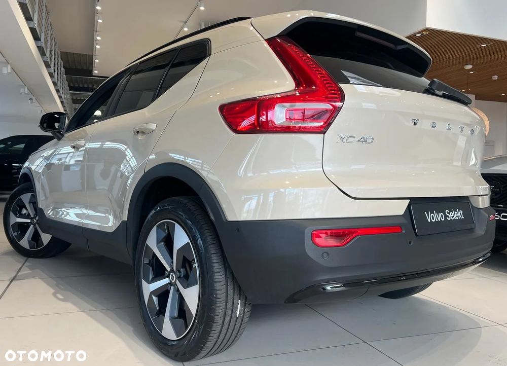 Volvo XC 40 B4 AWD Ultimate Dark - 12