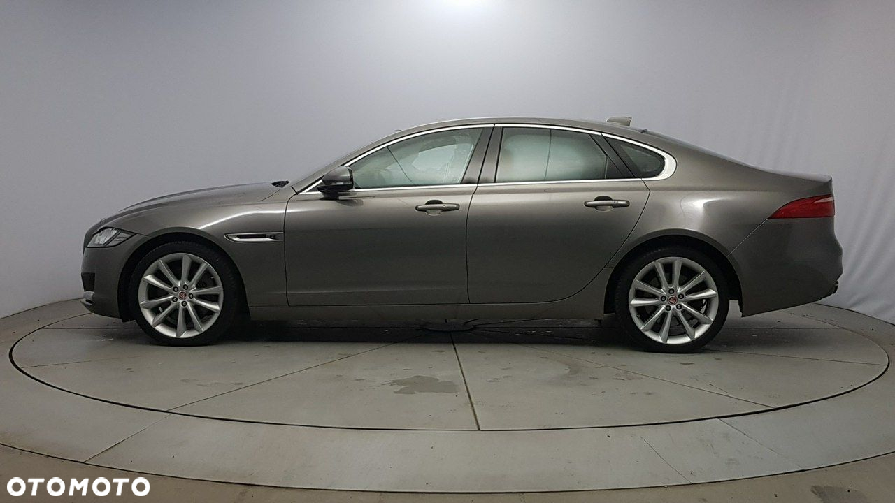 Jaguar XF - 4