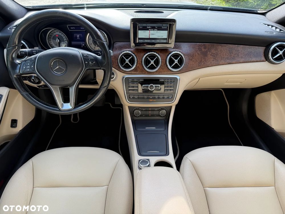 Mercedes-Benz GLA 250 4-Matic - 11