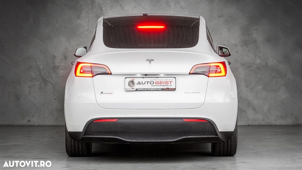 Tesla Model Y Long Range Dual Motor AWD - 5