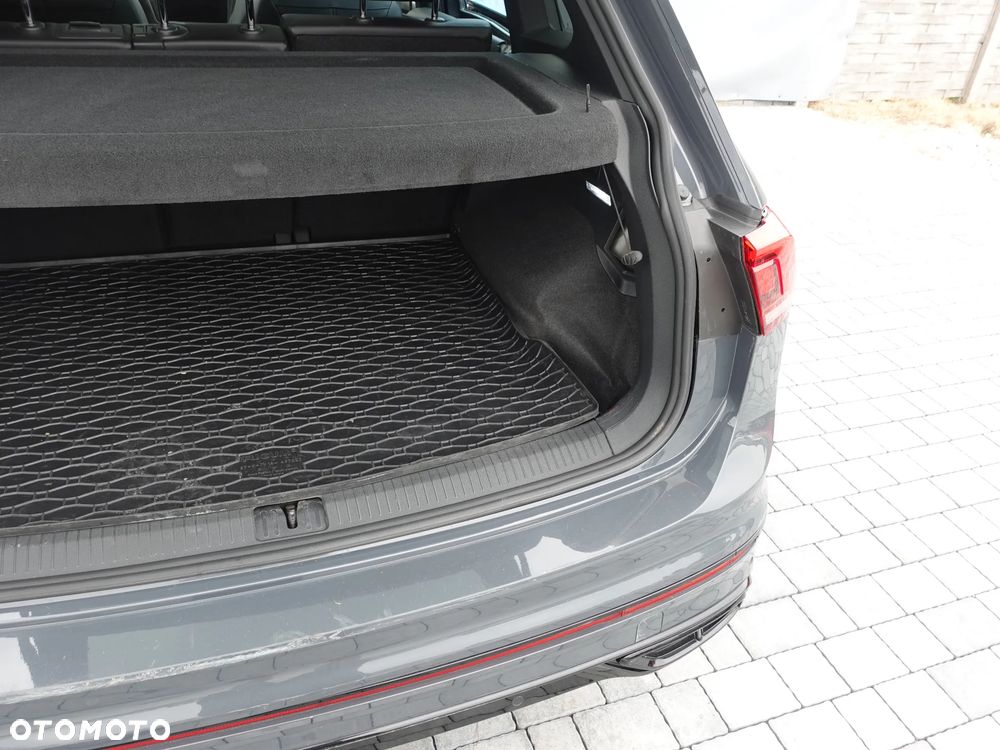 Volkswagen Tiguan 2.0 TDI SCR 4MotION DSG R-Line - 18