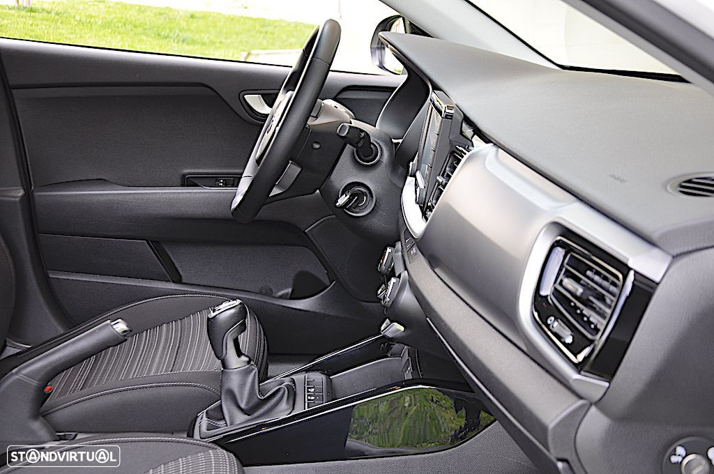 Kia Stonic 1.6 CRDi EX - 23