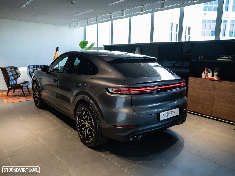 Porsche Cayenne Coupé E-Hybrid - 12