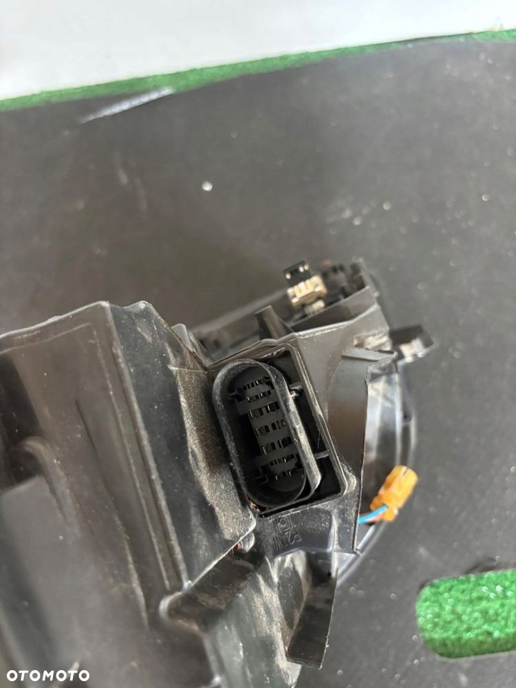 LAMPA PRAWA REFLERTOR PRAWY AUDI A4 B7 BI XENON SKRĘTNY NIE KLEJONA SPRAWNA - 8