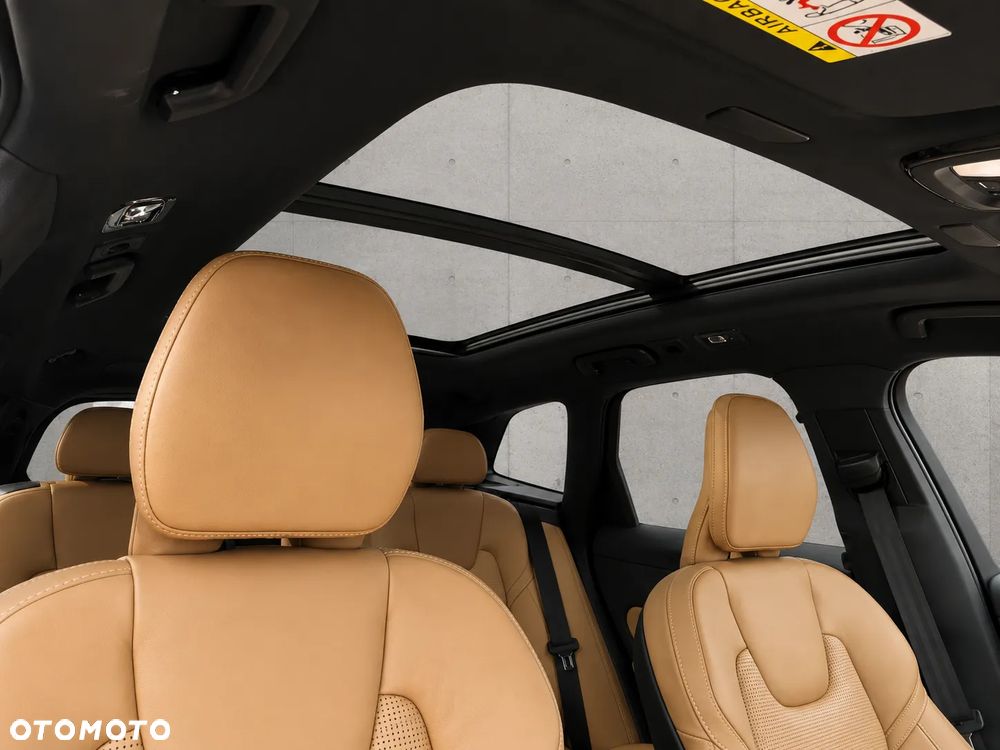 Volvo XC 60 T6 AWD Recharge Ultimate Black Edition - 15