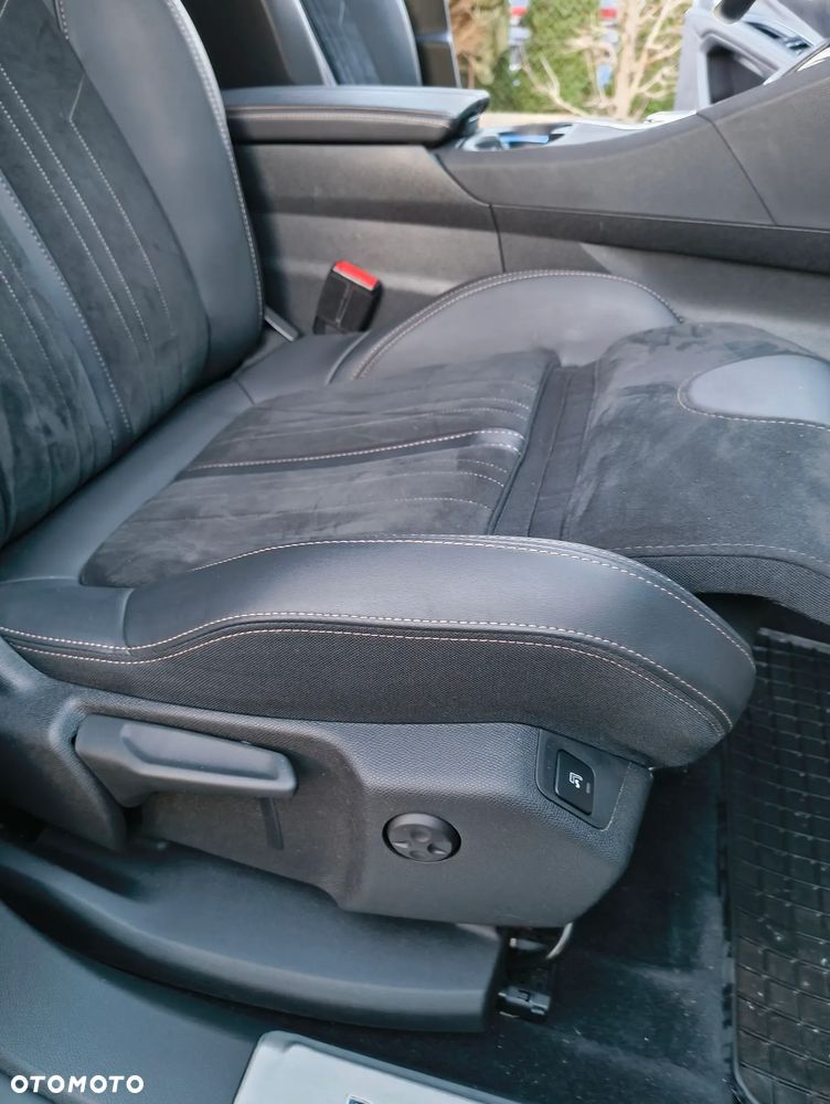 Peugeot 5008 PureTech 130 EAT8 Stop & Start GT - 24