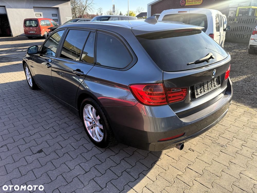 BMW Seria 3 318d DPF Touring - 1
