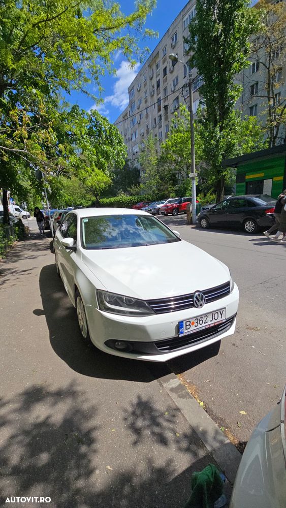 Volkswagen Jetta 1.2 TSI Comfortline - 2