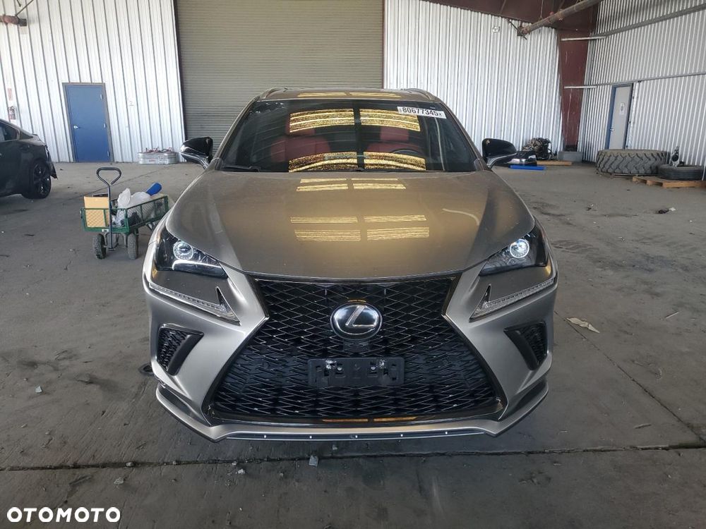 Lexus NX 300 AWD - 6
