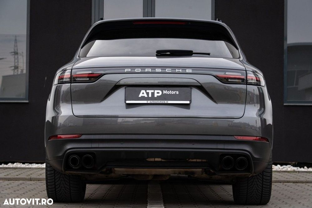 Porsche Cayenne - 5