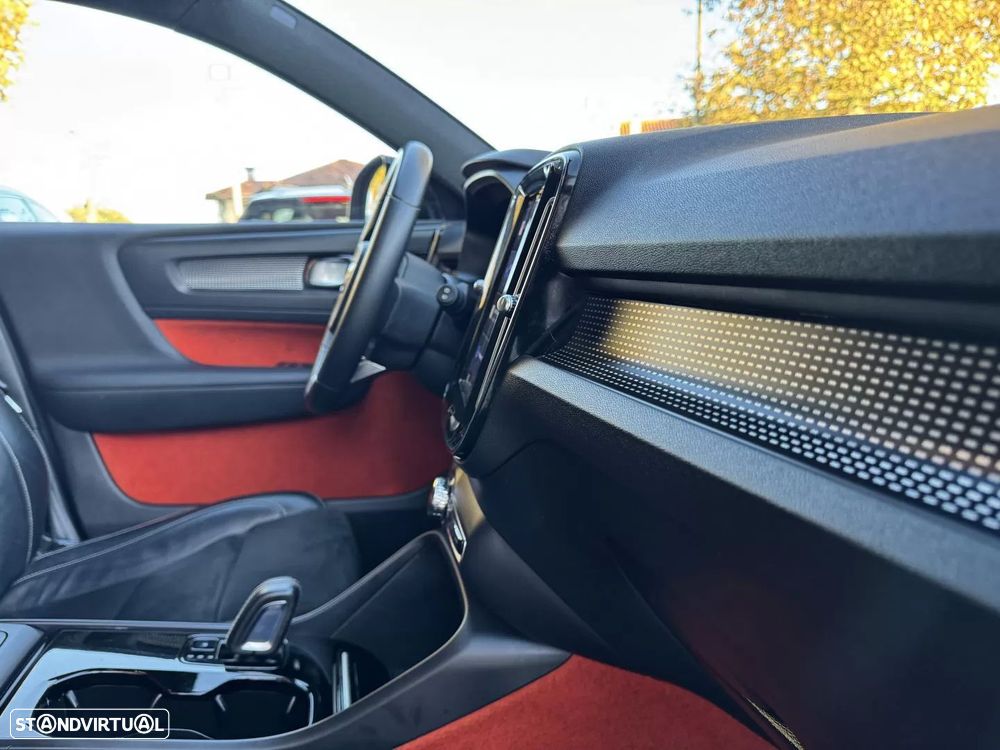 Volvo XC 40 Recharge Twin Plus - 41