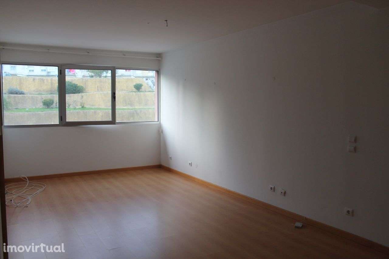 T2 em Lisboa | garagem | arrecadação | 5 roupeiros - Grande imagem: 2/16