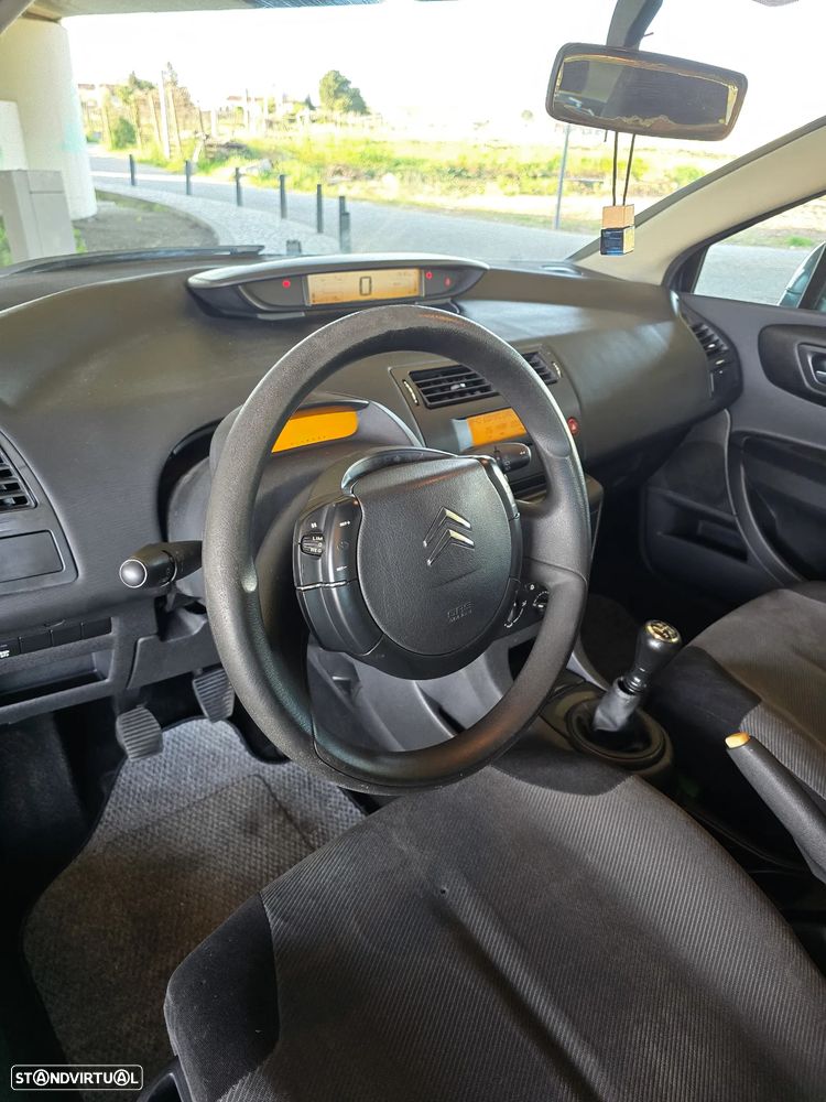 Citroën C4 1.4 16V SX - 14