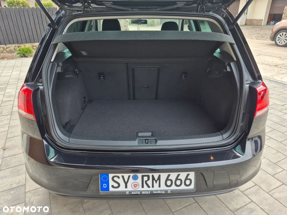 Volkswagen Golf - 27