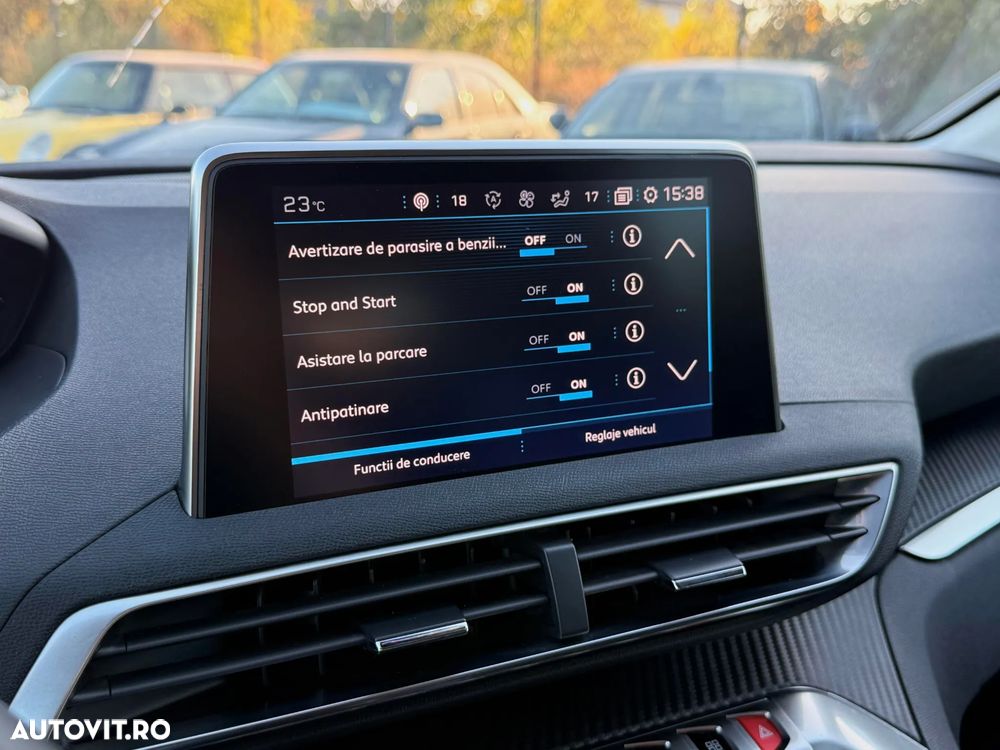 Peugeot 3008 1.6 BlueHDI S&S EAT6 Allure - 21