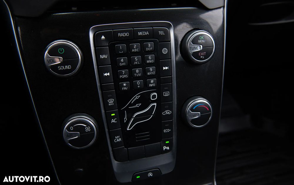 Volvo V40 D3 Geartronic Momentum - 27