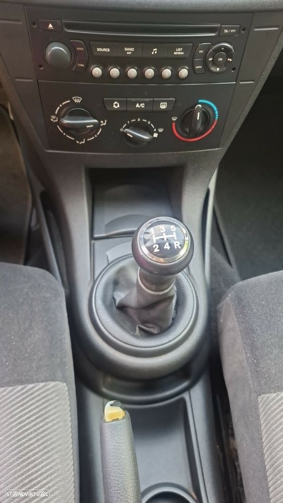 Citroën C4 1.6 HDi SX - 17