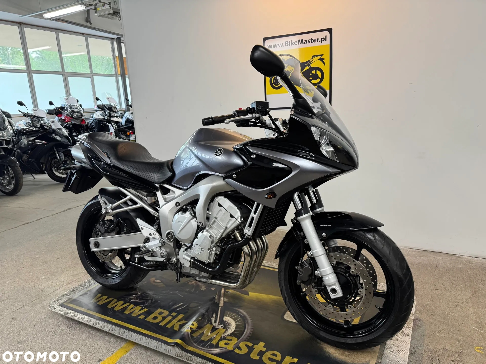 Yamaha FZ6 - 3