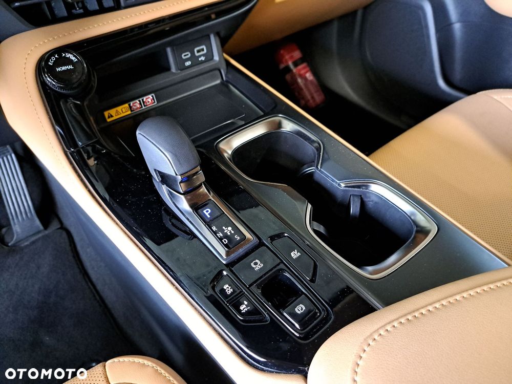 Lexus NX 350h Prestige AWD - 26