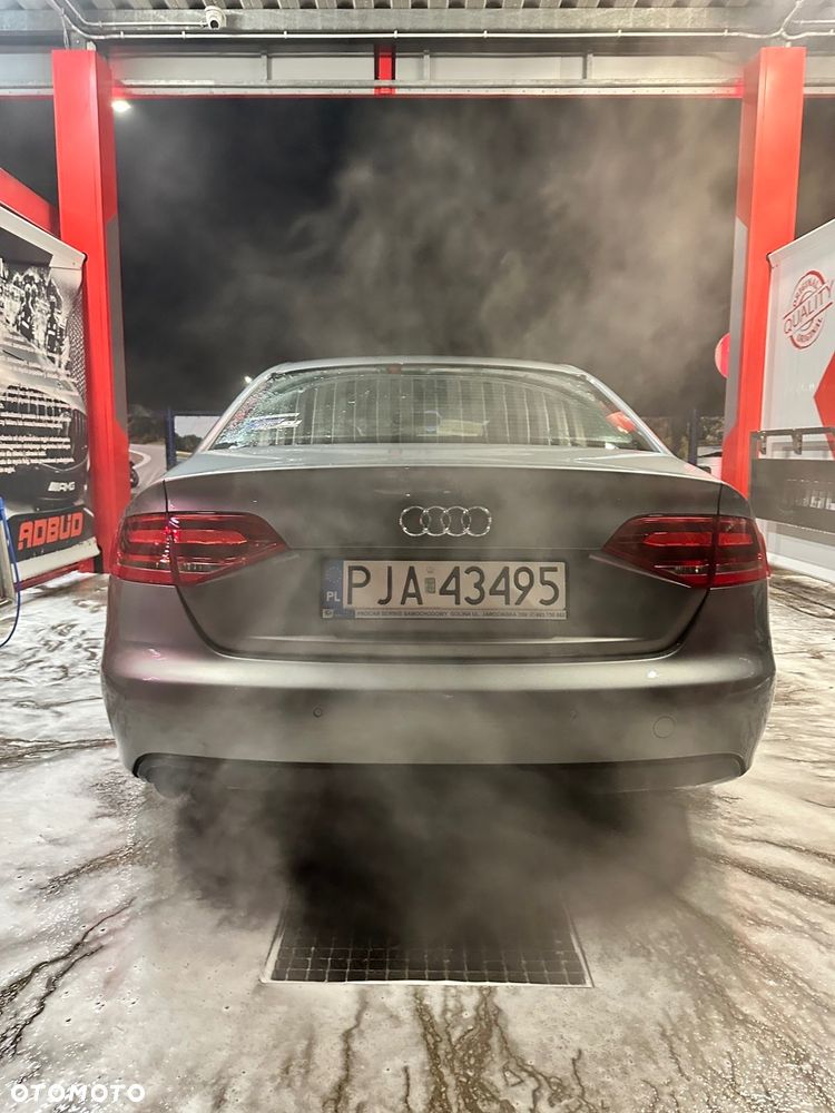 Audi A4 Limousine - 6