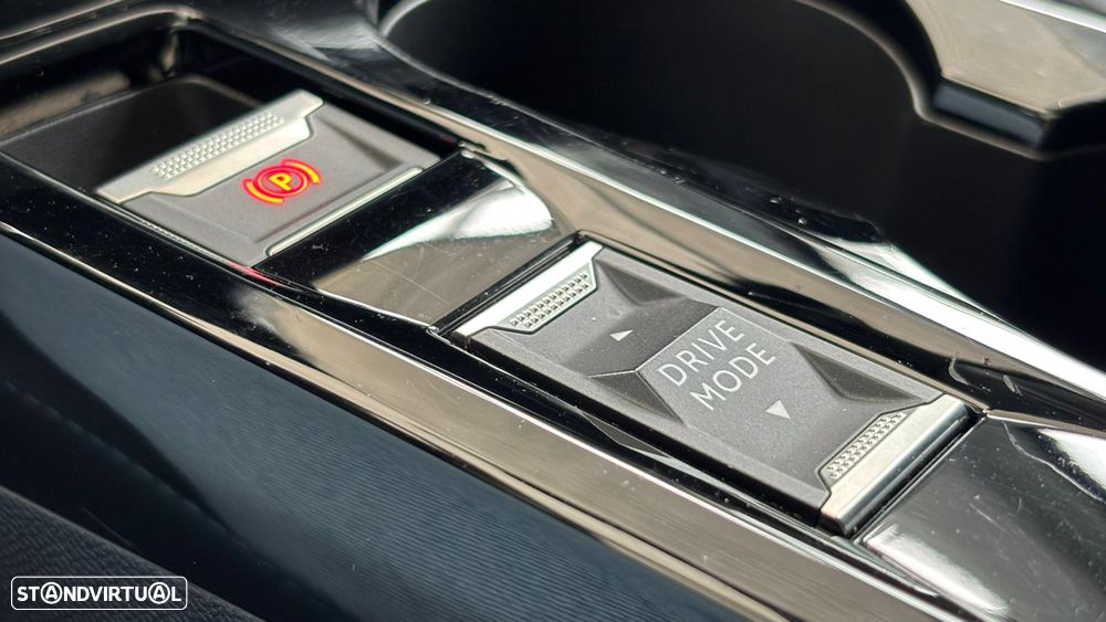 Peugeot 2008 1.5 BlueHDi Allure EAT8 - 21