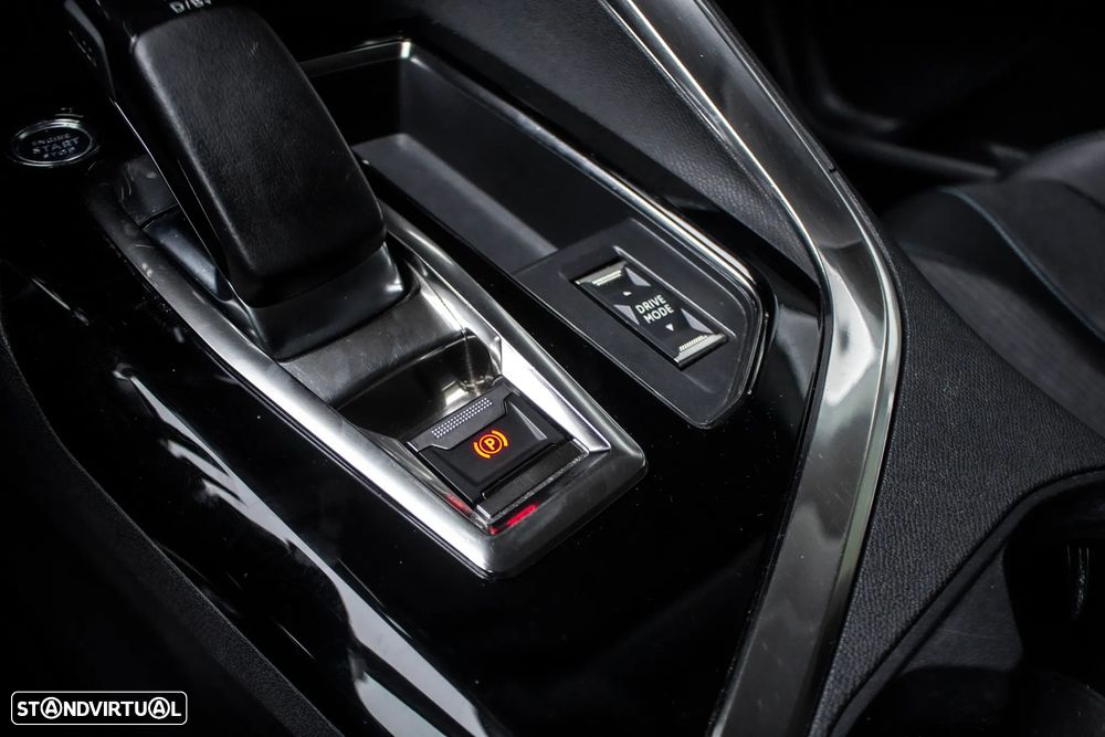 Peugeot 3008 1.6 Hybrid Allure e-EAT8 - 21