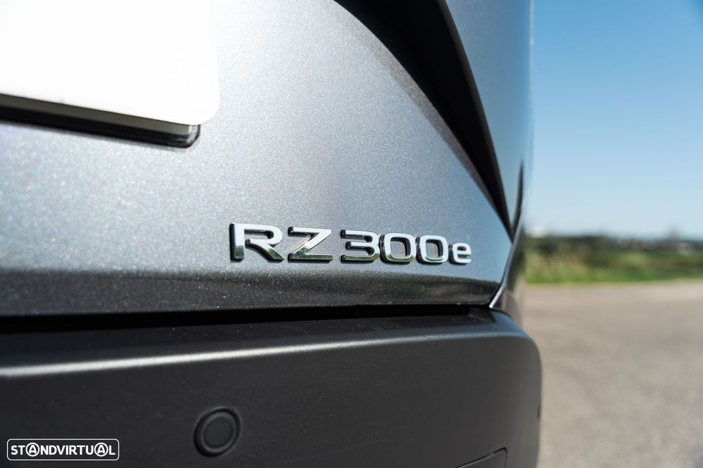 Lexus RZ 300e - 28
