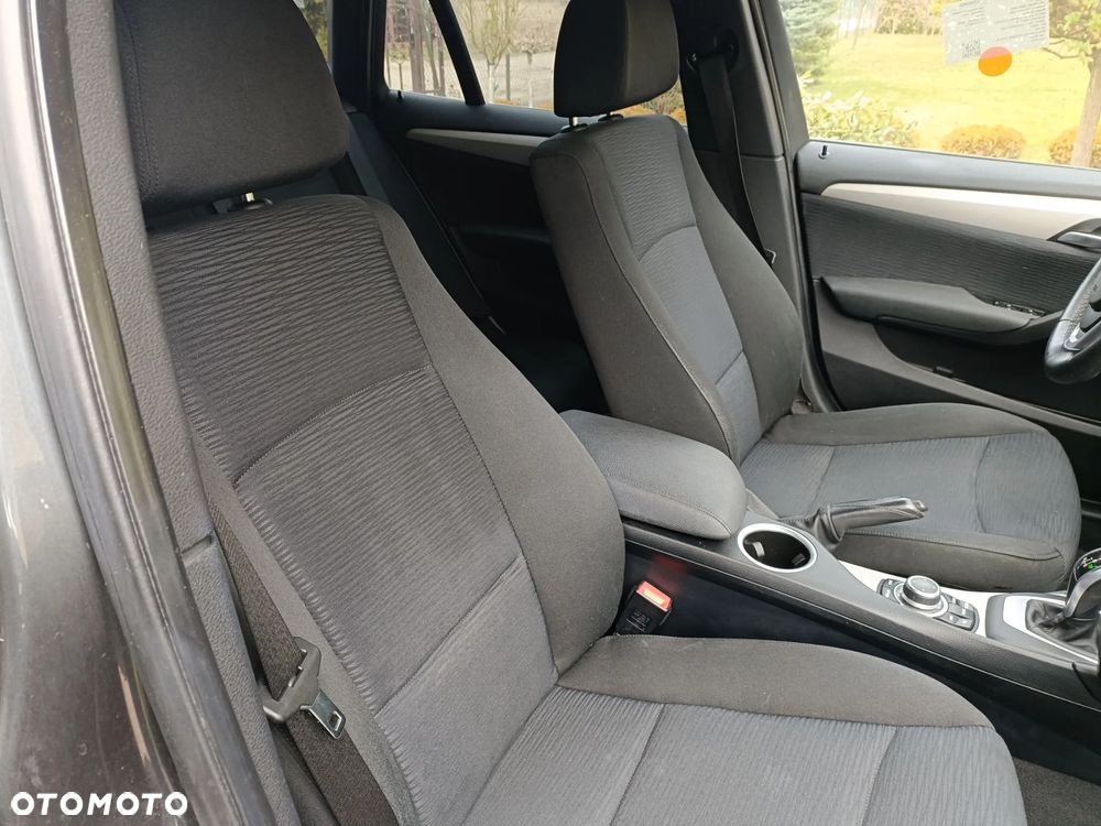 BMW X1 sDrive18d xLine - 15