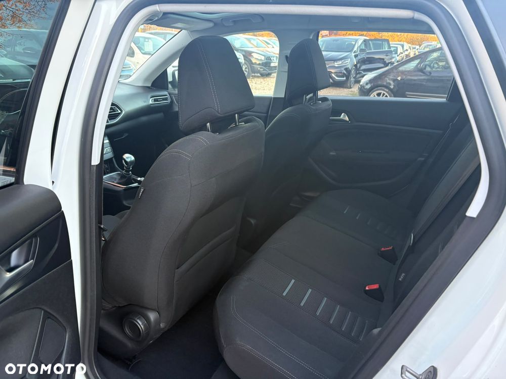 Peugeot 308 1.6 e-HDi Active S&S - 18