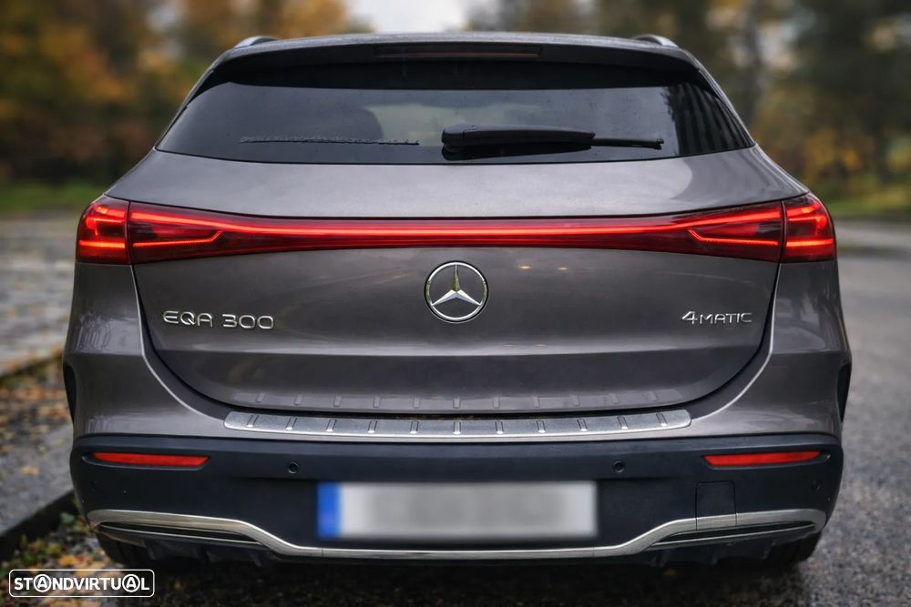 Mercedes-Benz EQA 300 4Matic AMG Line - 5