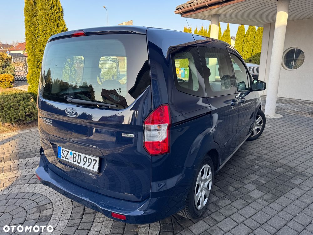 Ford Tourneo Courier 1.0 EcoBoost S&S Titanium - 6