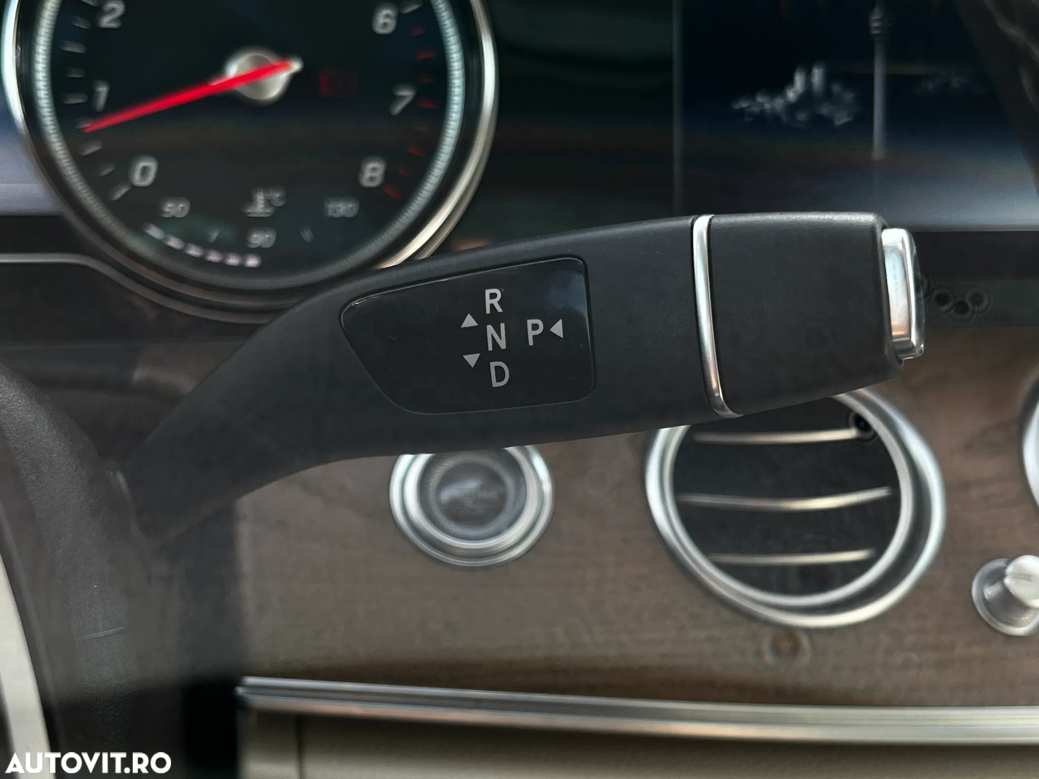 Mercedes-Benz E 300 9G-TRONIC Exclusive - 18
