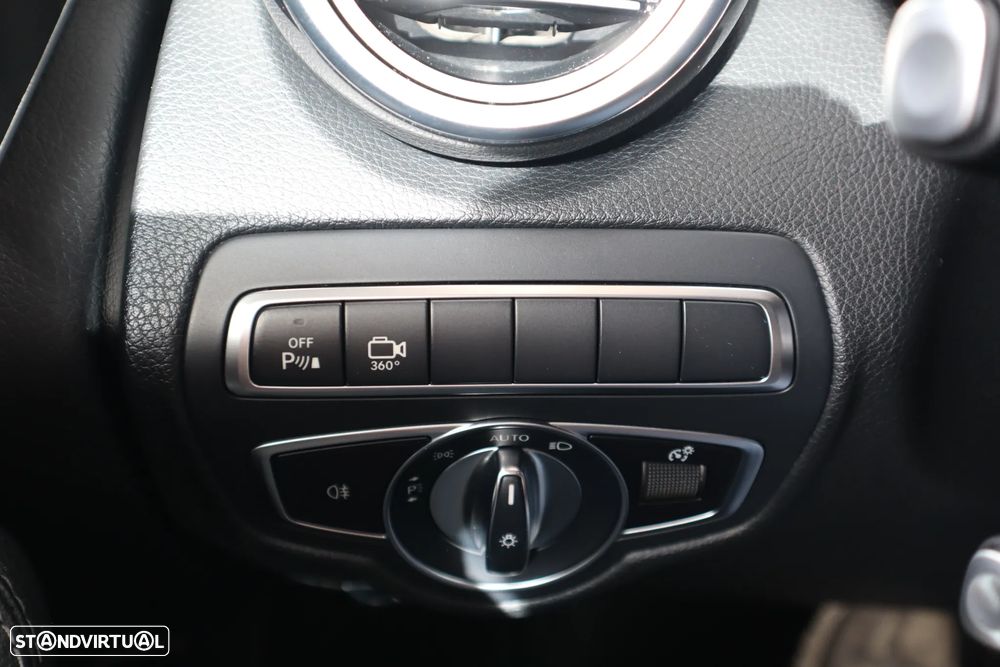 Mercedes-Benz GLC 250 d 4Matic 9G-TRONIC AMG Line - 24