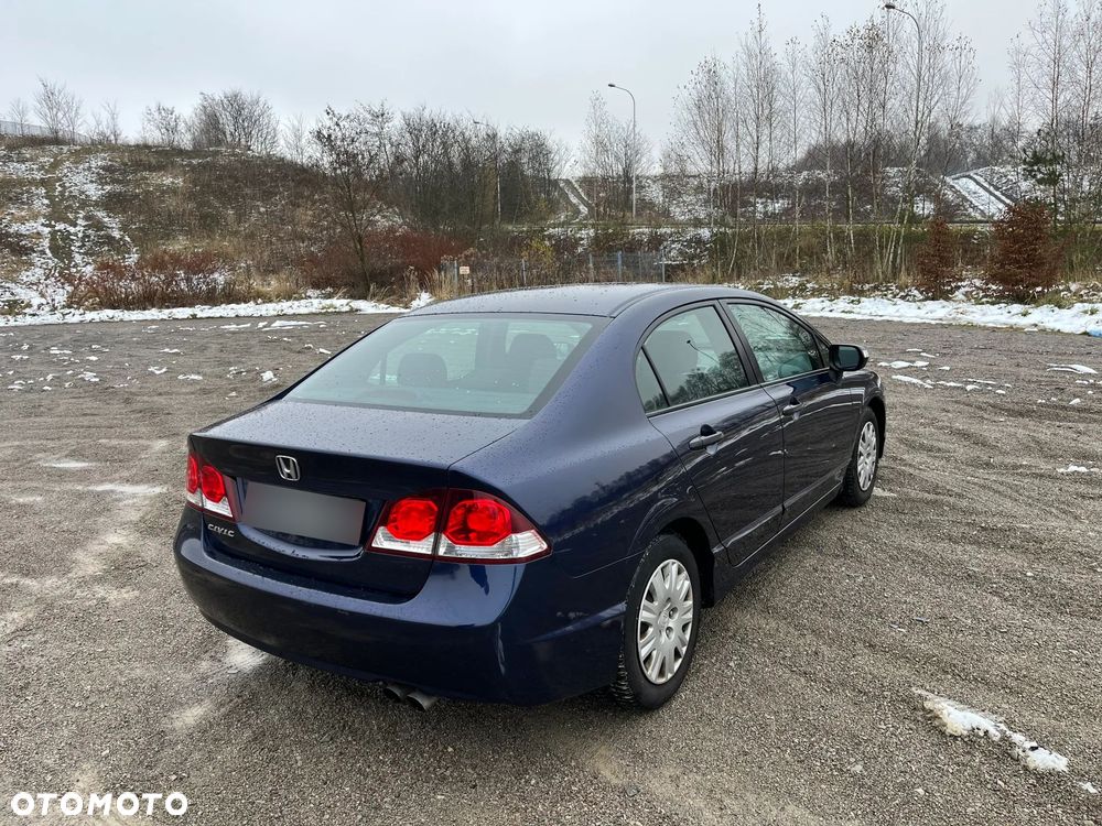 Honda Civic 1.8 Base - 6