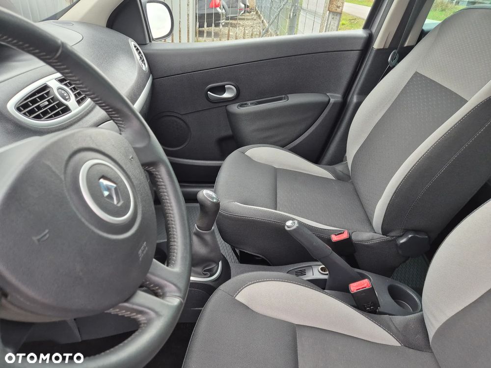 Renault Clio 1.2 16V 75 Dynamique - 18